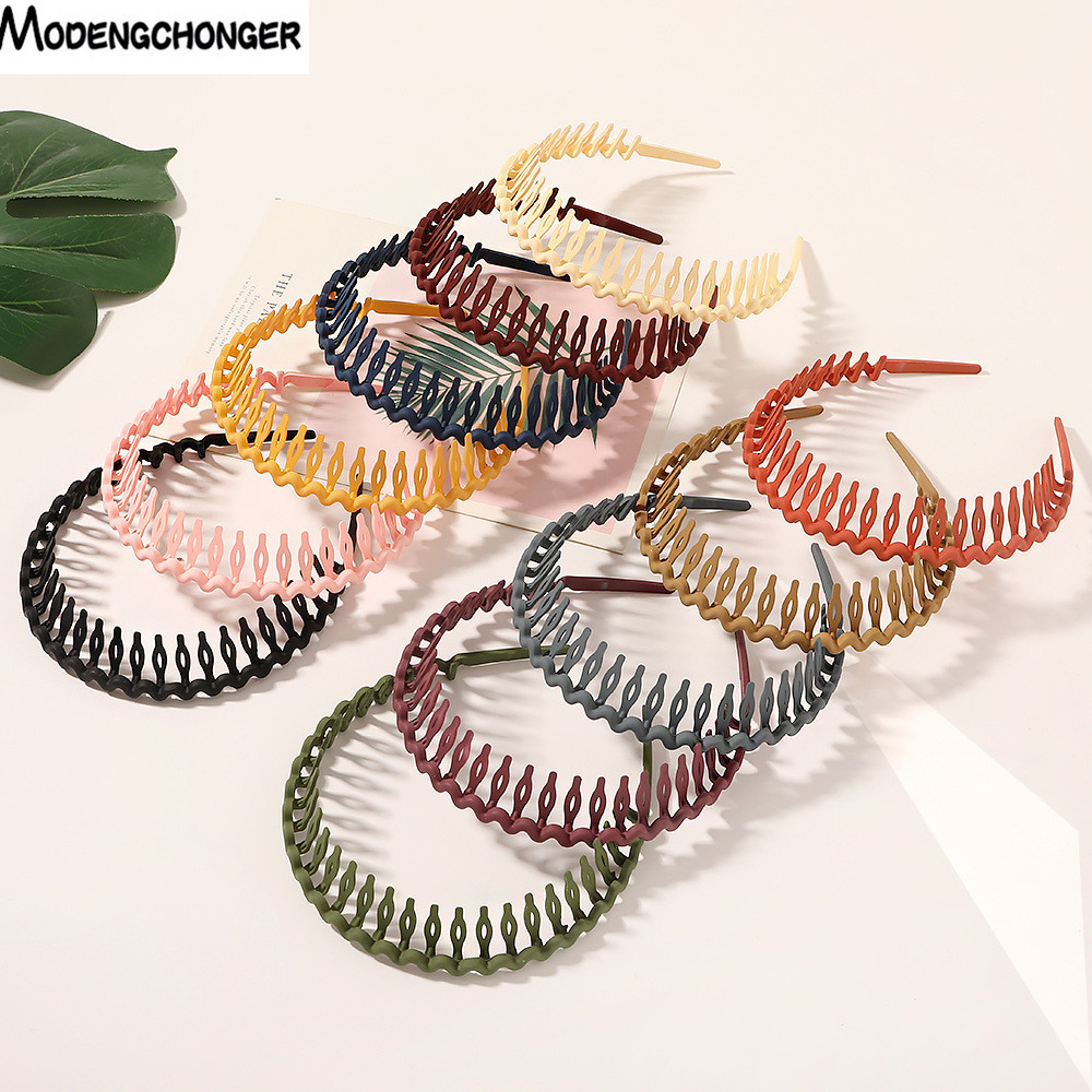 Hair Care Color - Tocado Simple a la moda, peine